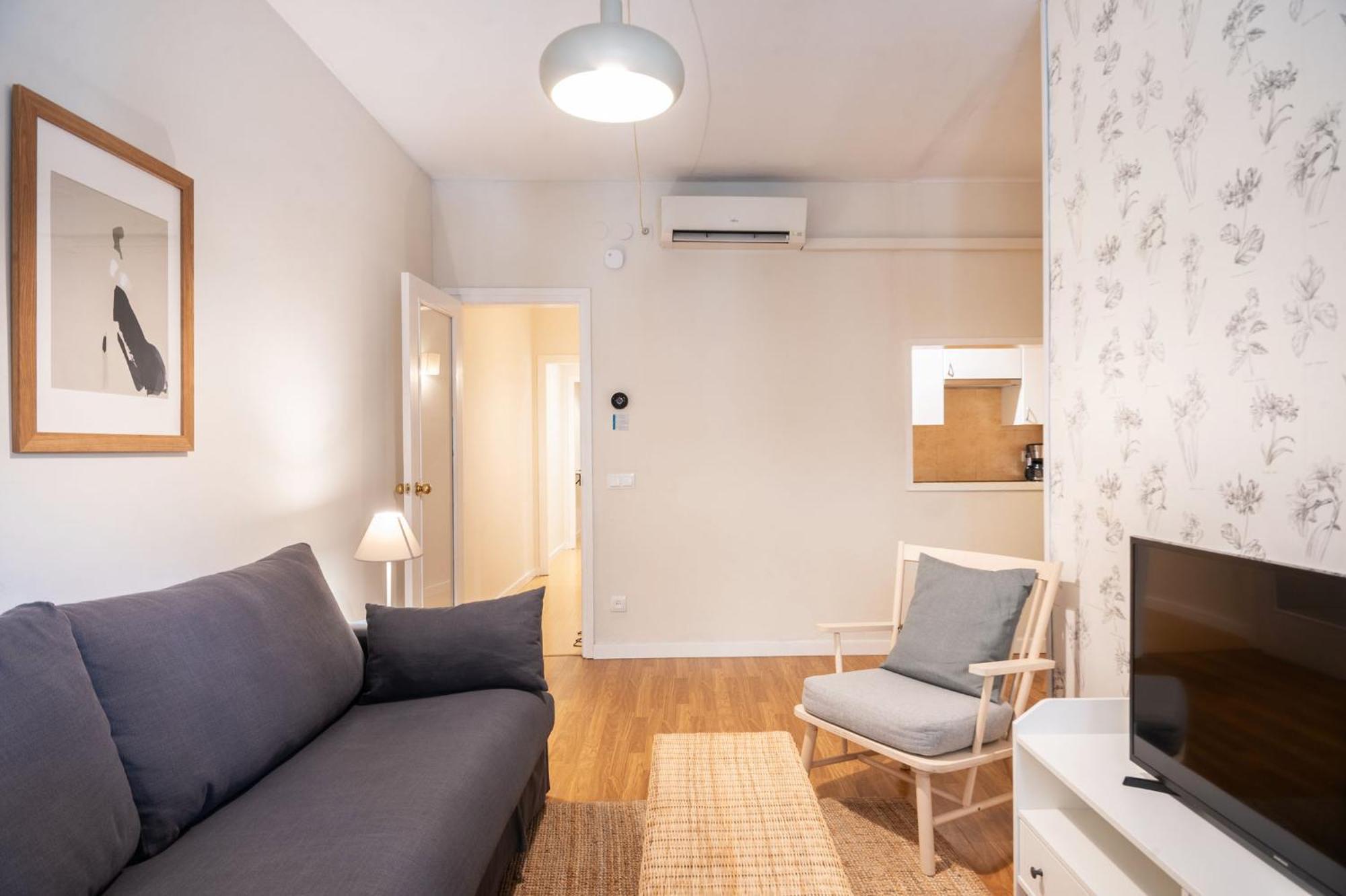 Comfortable 3 Bed Next To The Sagrada Familia Appartement *