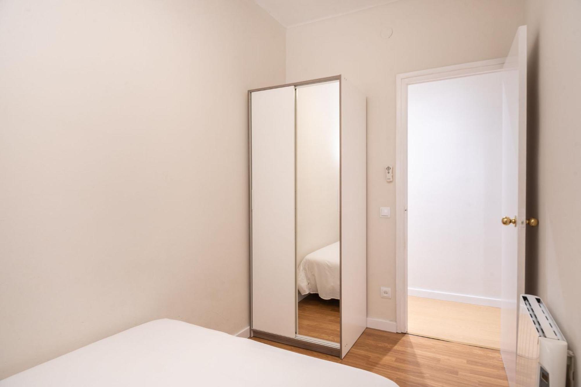 Appartement Comfortable 3 Bed Next To The Sagrada Familia *