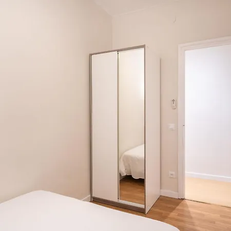 Comfortable 3 Bed Apt Next To The Sagrada Familia Barcelona Exterior photo