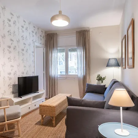 Comfortable 3 Bed Apt Next To The Sagrada Familia Barcelona Exterior photo